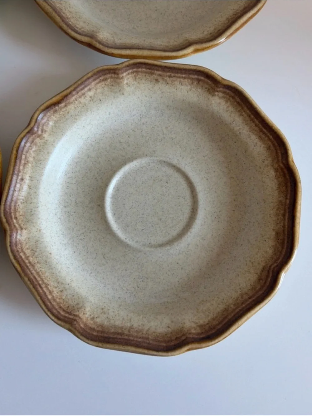 Beige Mikasa Whole Wheat plates Scalloped - Set of 4